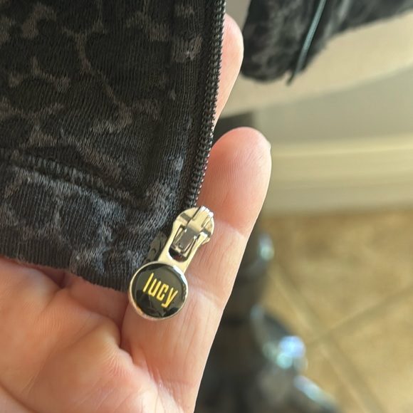 Super Cute Lucy Zip Up Workout Jacket Size Medium - Picture 5 of 7